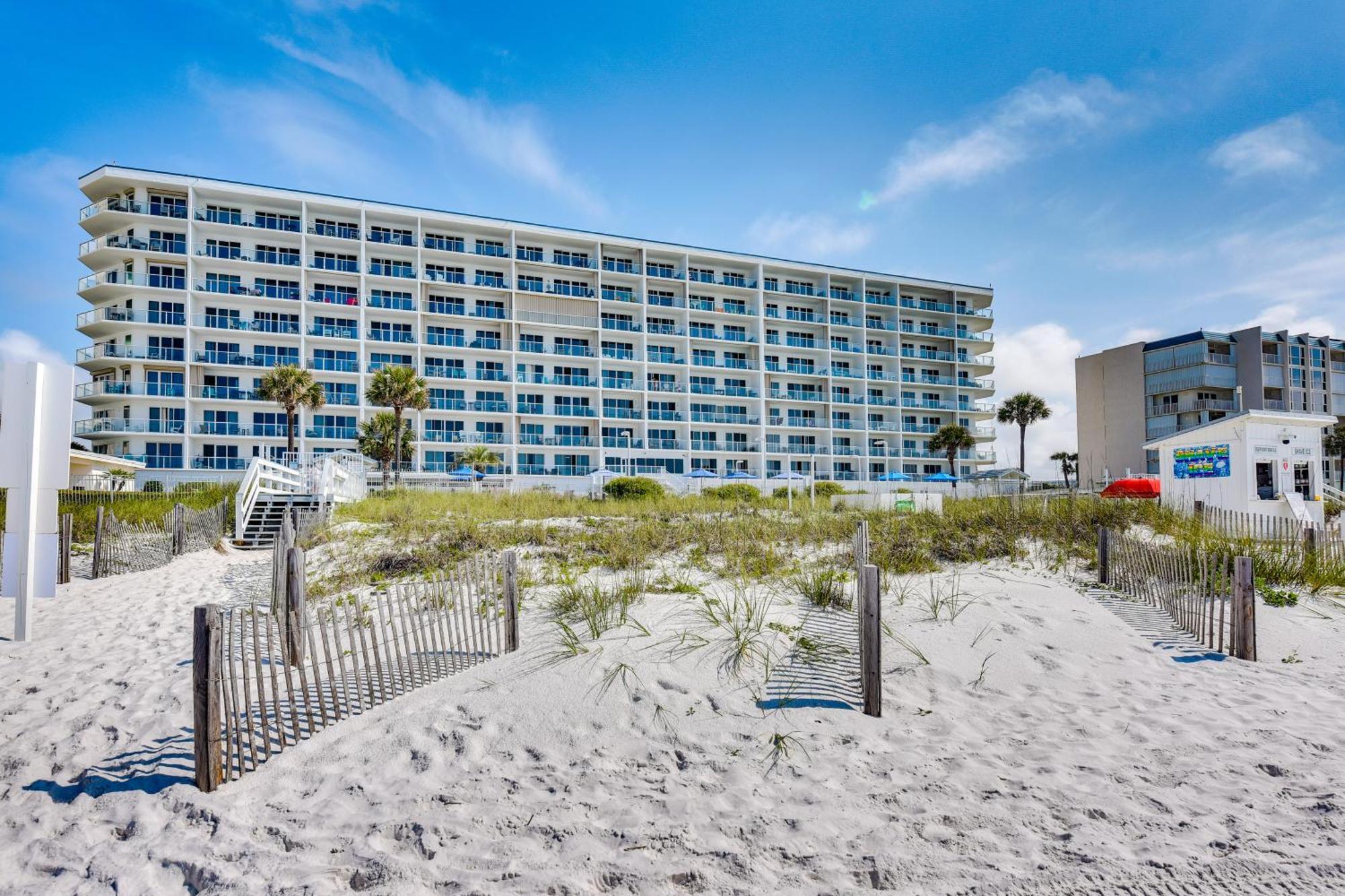 Apartment Oceanfront With Pool And Access