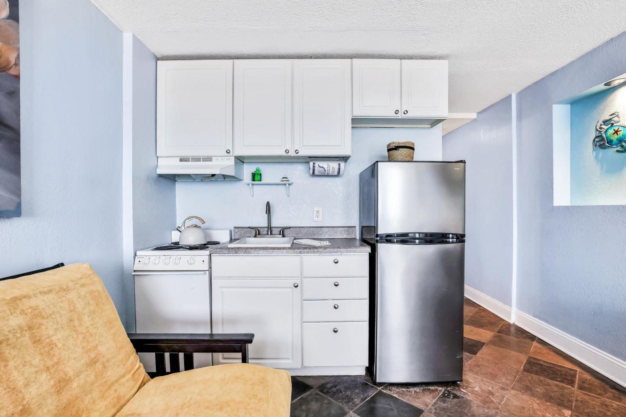 Sunshine & Oceanfront Serenity Apartment Daytona Beach Shores
