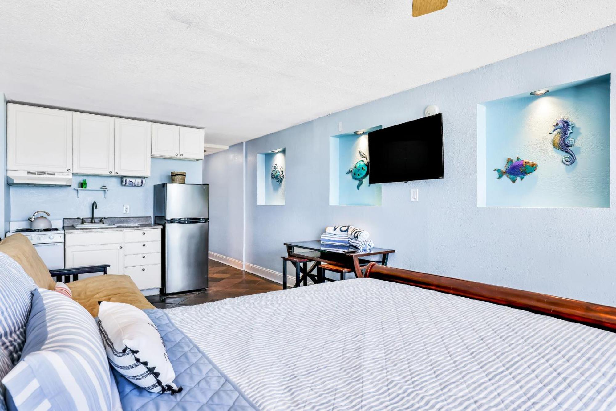 Sunshine & Oceanfront Serenity Apartment Daytona Beach Shores
