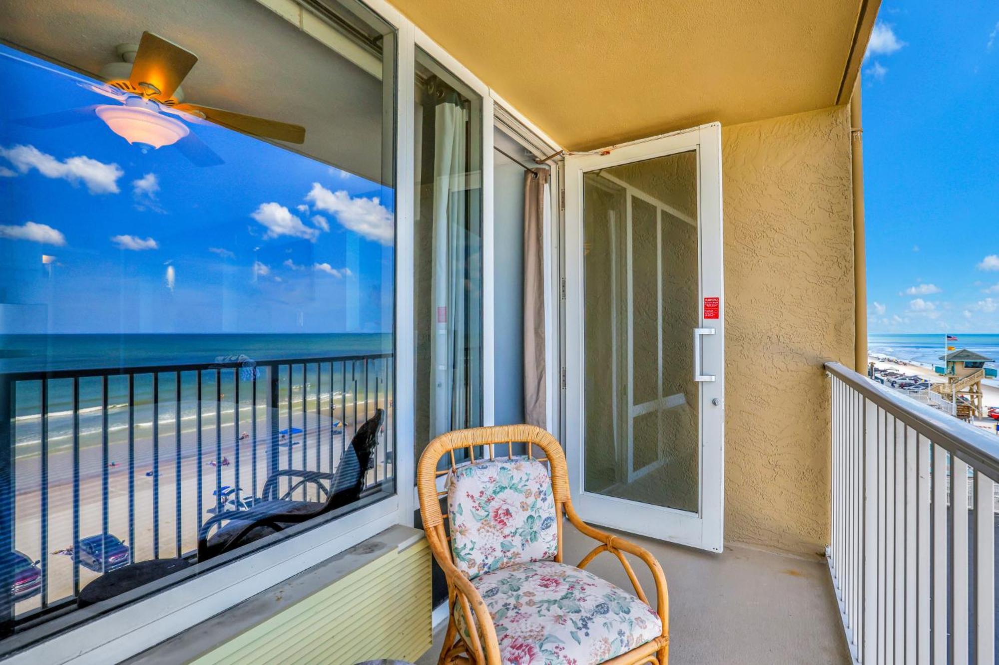 Apartment Sunshine & Oceanfront Serenity *