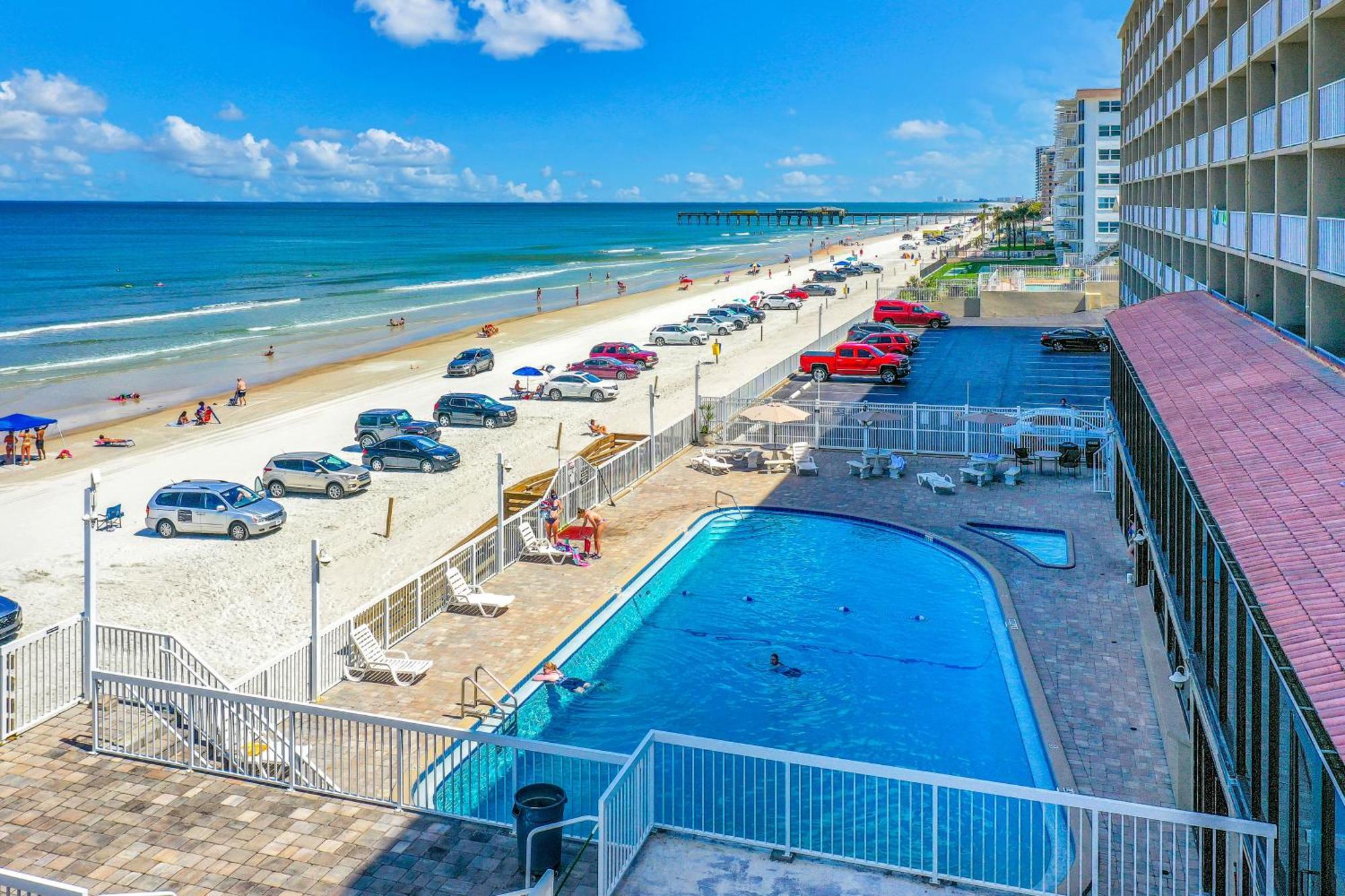 Sunshine & Oceanfront Serenity Apartment *