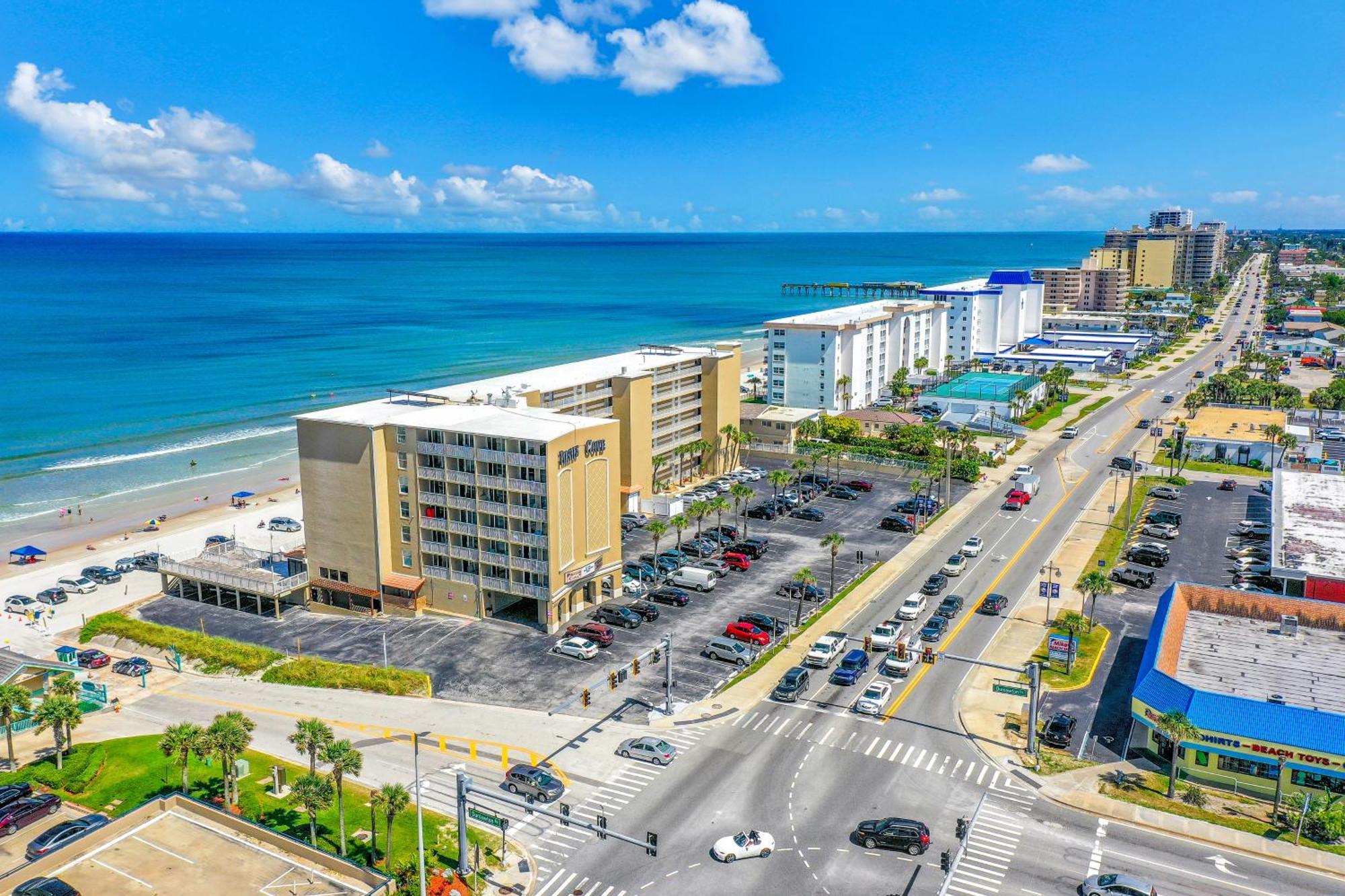 Sunshine & Oceanfront Serenity * Daytona Beach Shores