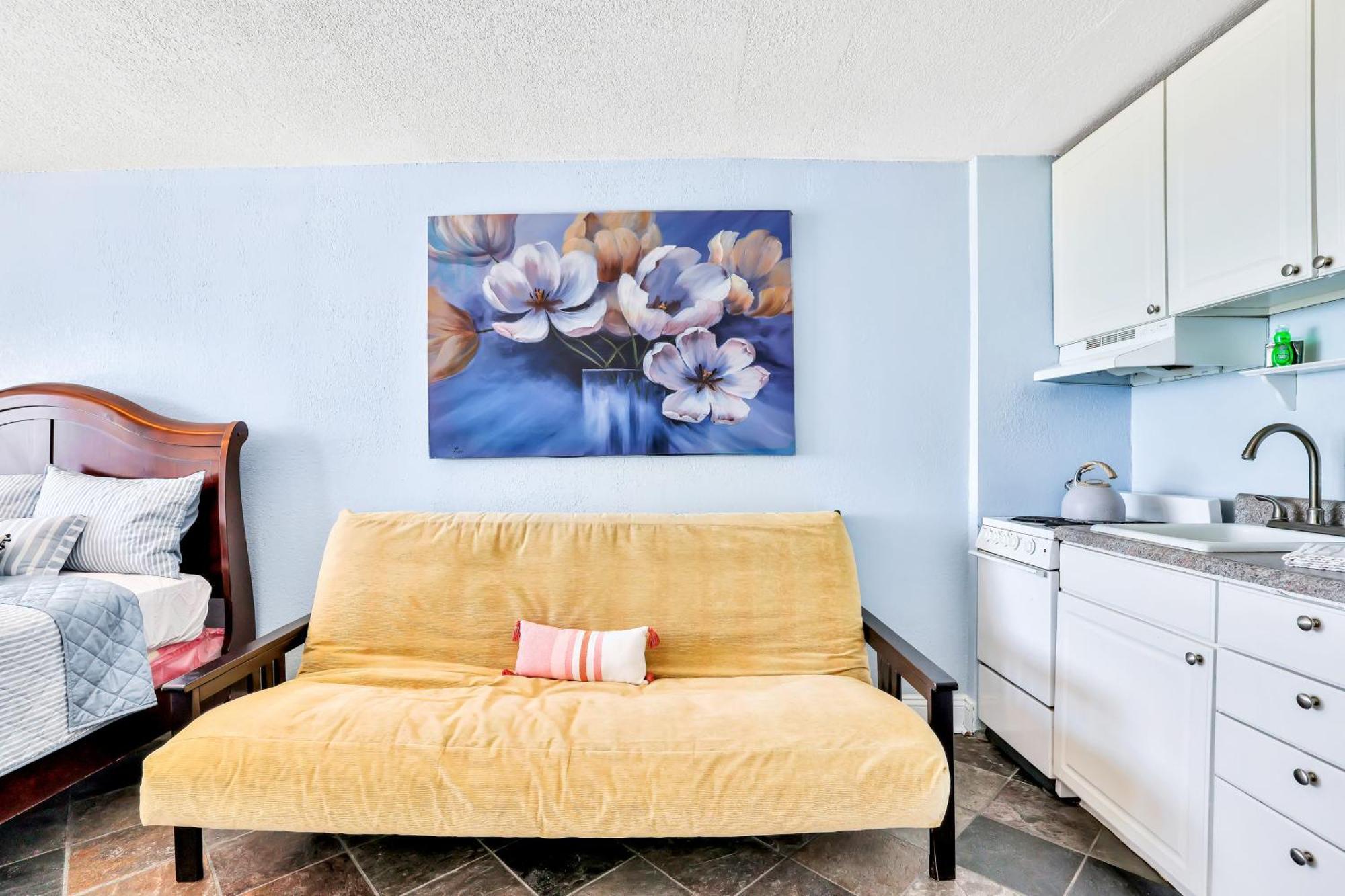 Sunshine & Oceanfront Serenity Apartment Daytona Beach Shores