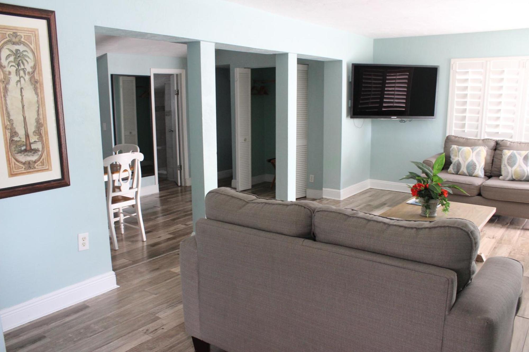 Shoreline & - Beachfront 2*