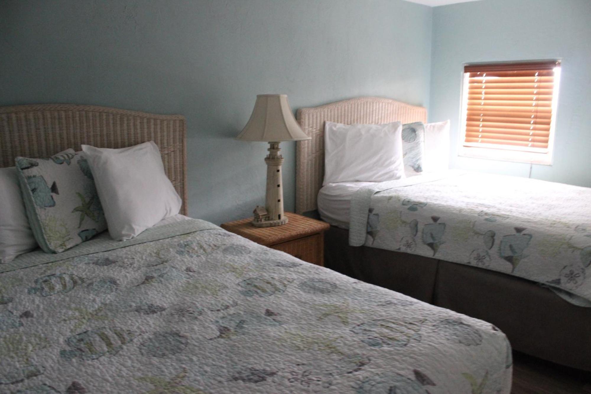 Hotel Shoreline & - Beachfront