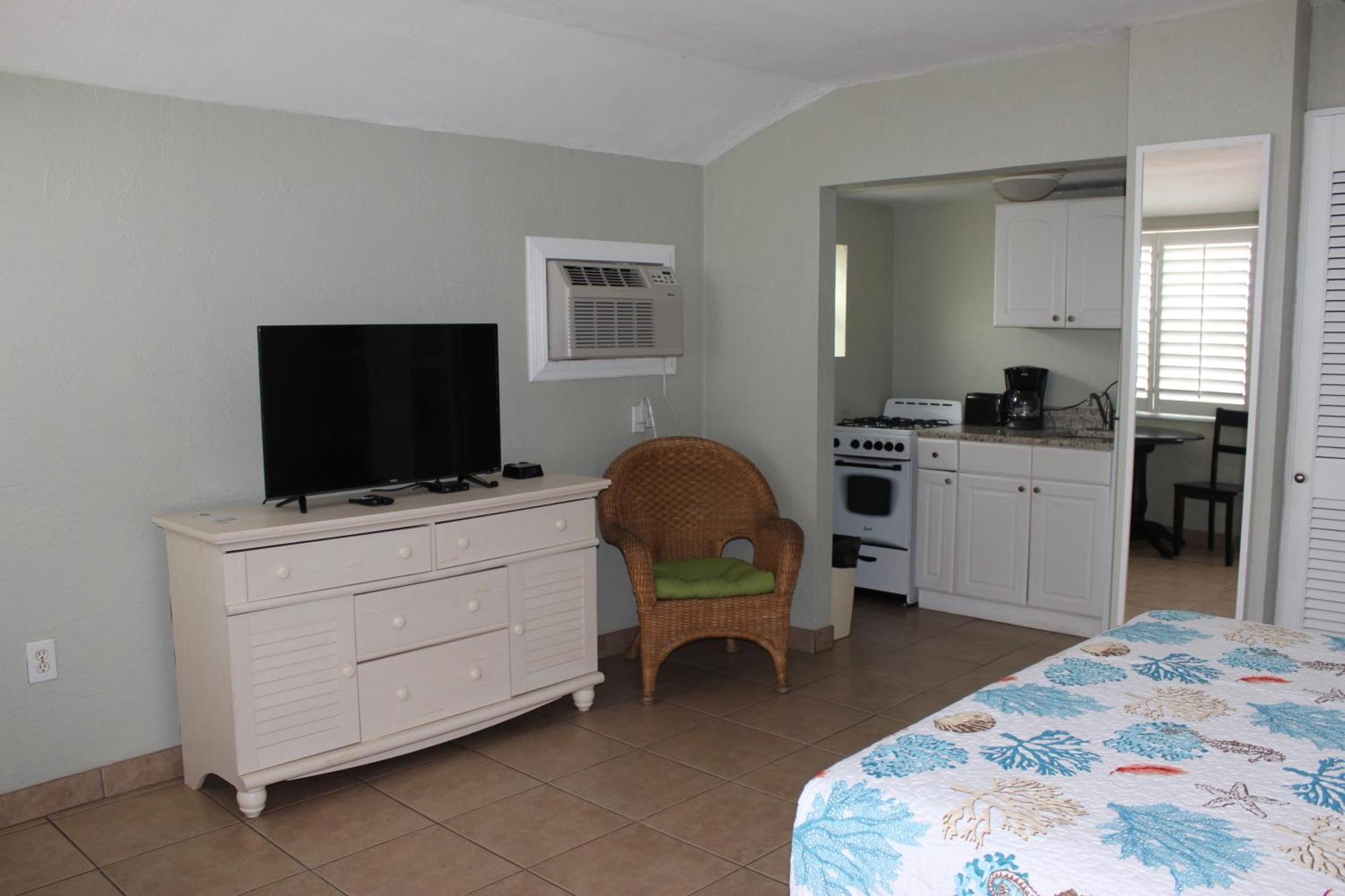 Shoreline & - Beachfront Daytona Beach