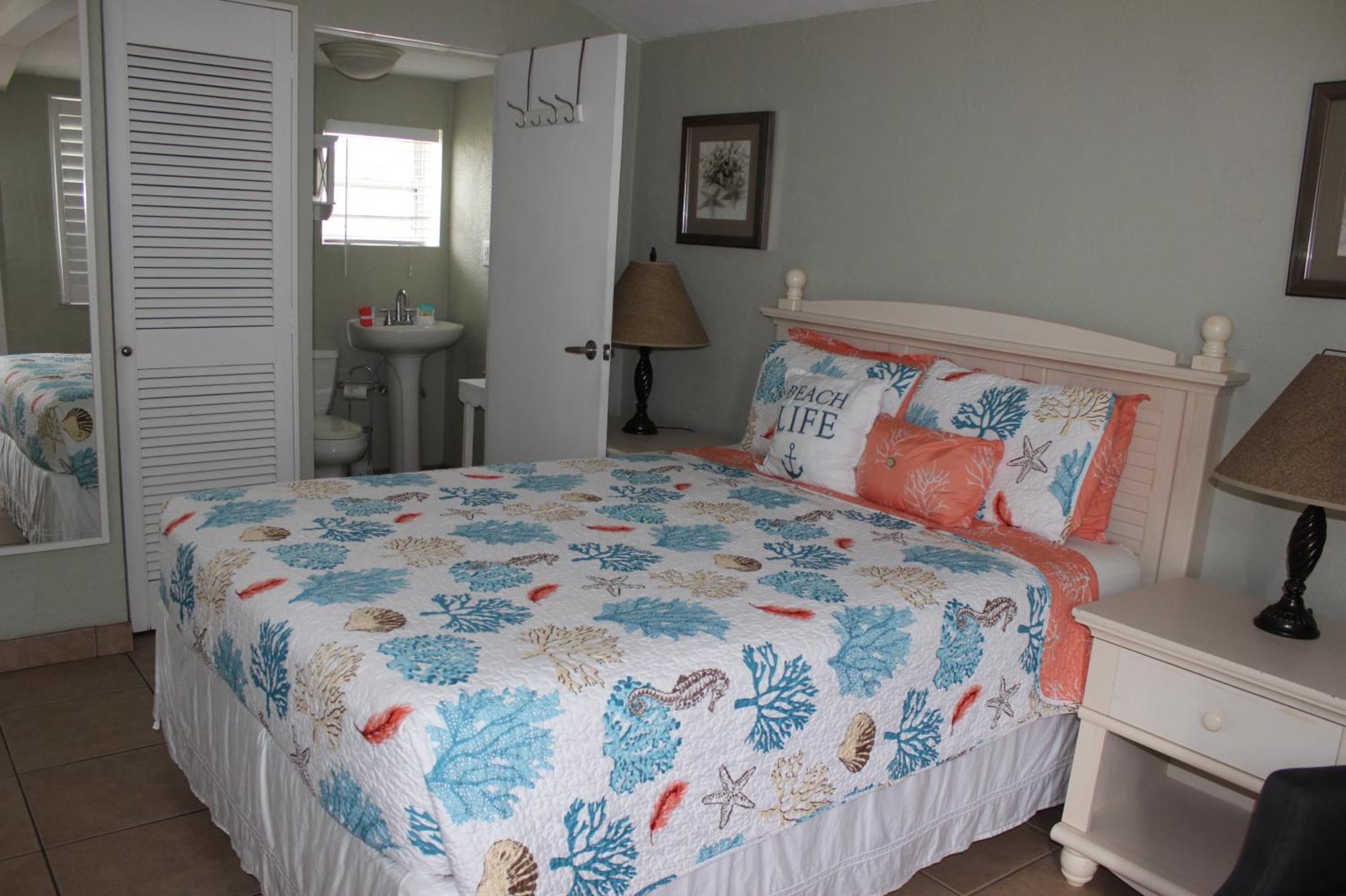 Hotel Shoreline & - Beachfront