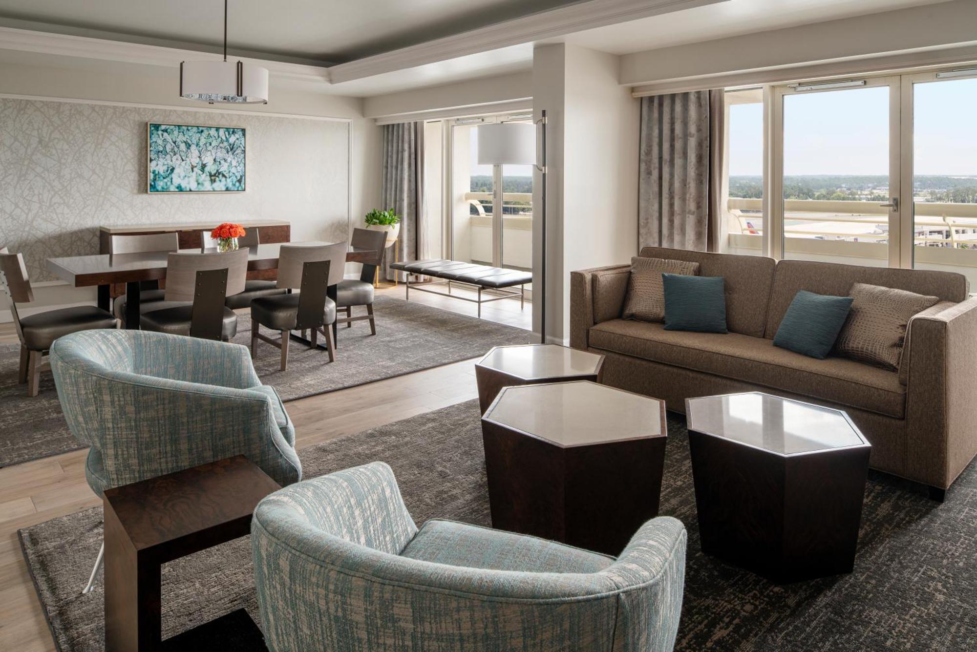 Hyatt Regency International Airport Hotel 4*