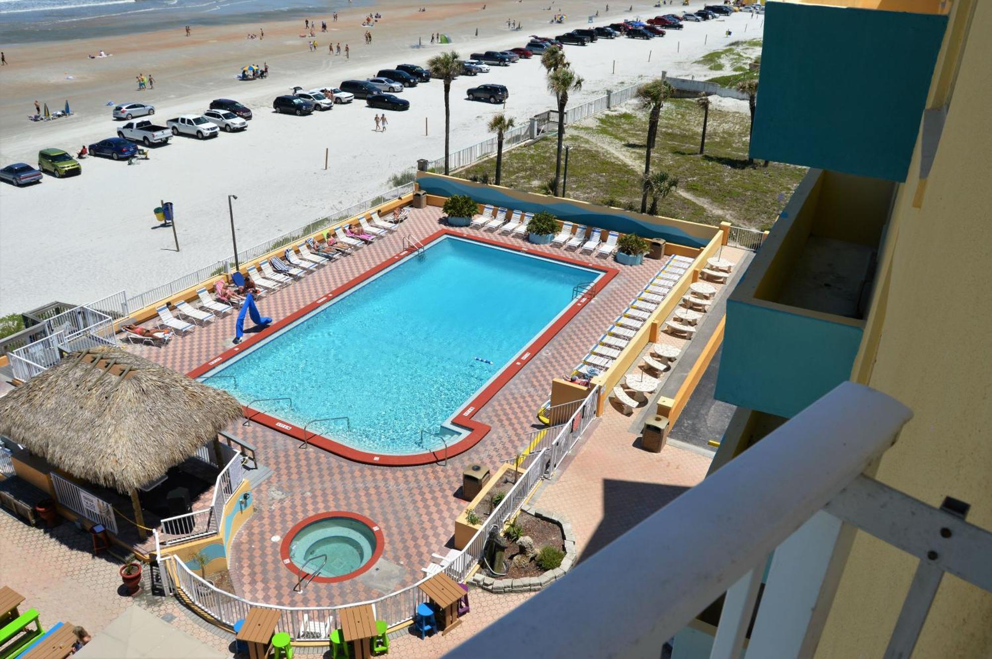 Fountain - Daytona Hotel
