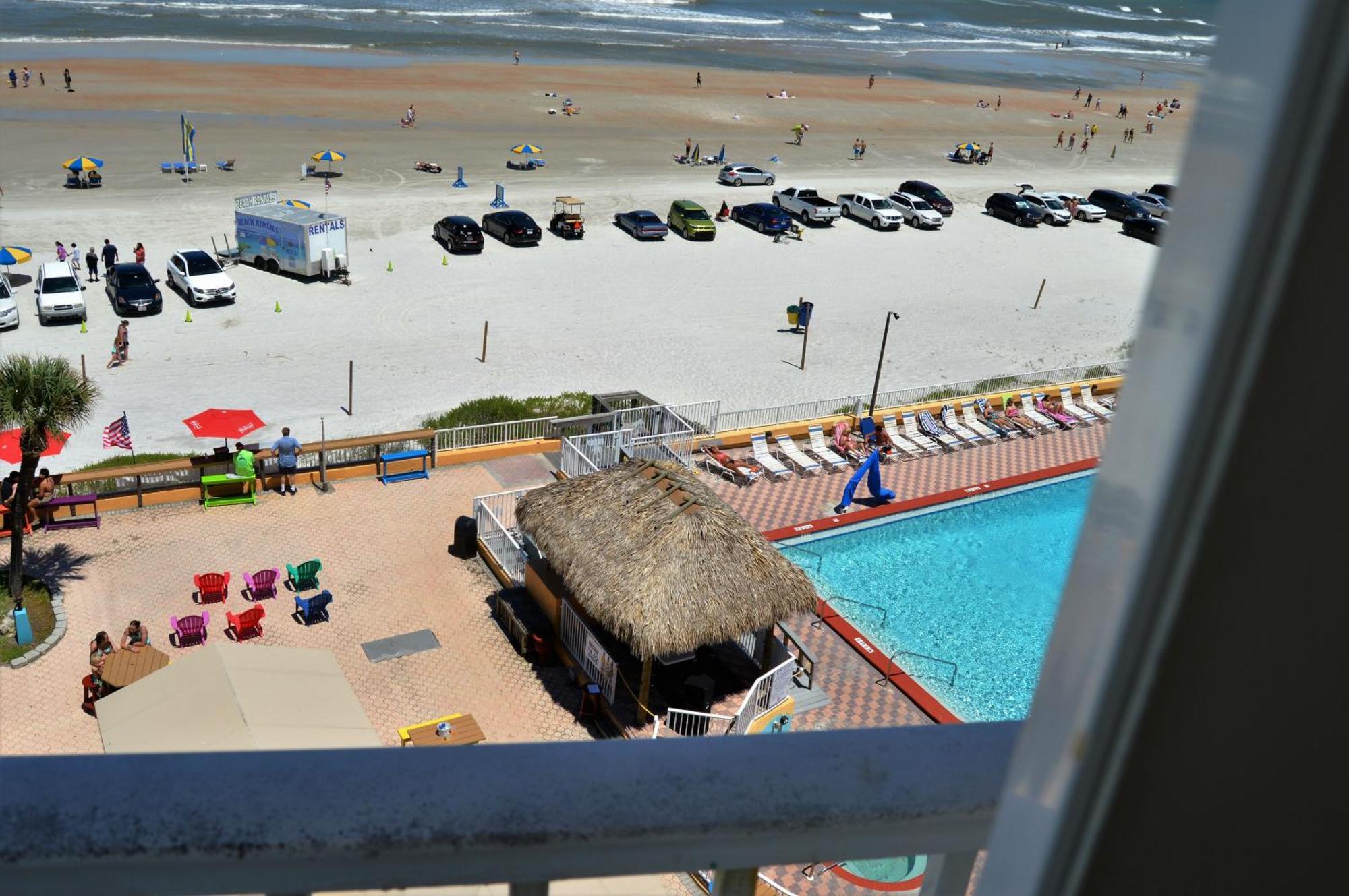 Fountain - Daytona Hotel