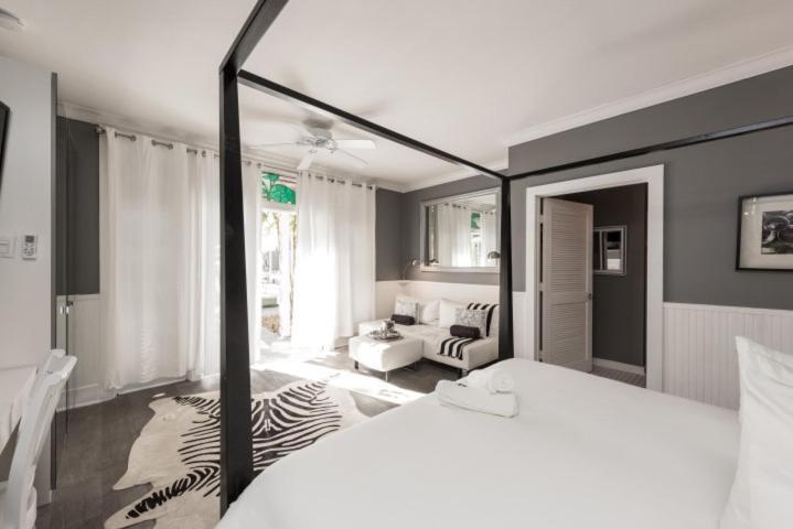 Alexander's Guesthouse-adult Exclusive, Lgbtq Friendly Bed & Breakfast