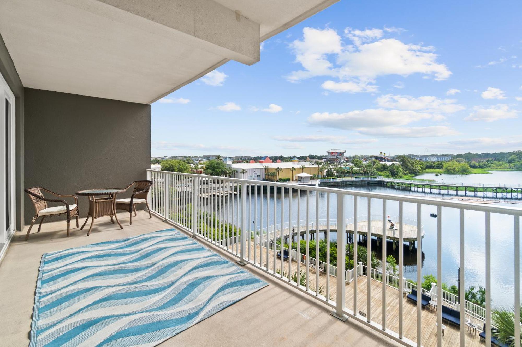 Apartment Laketown Wharf By Panhandle Getaways *
