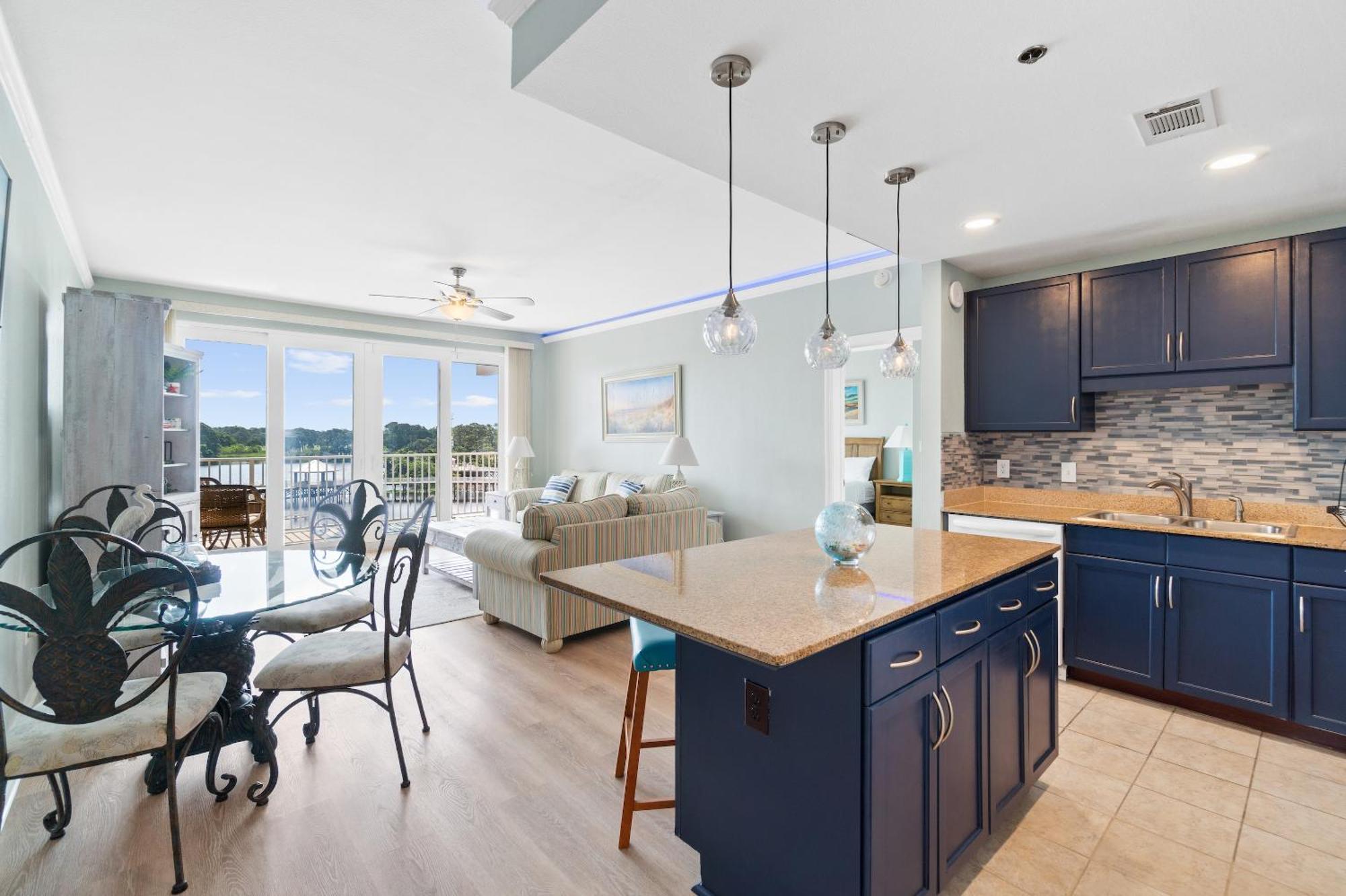 Laketown Wharf By Panhandle Getaways Apartment