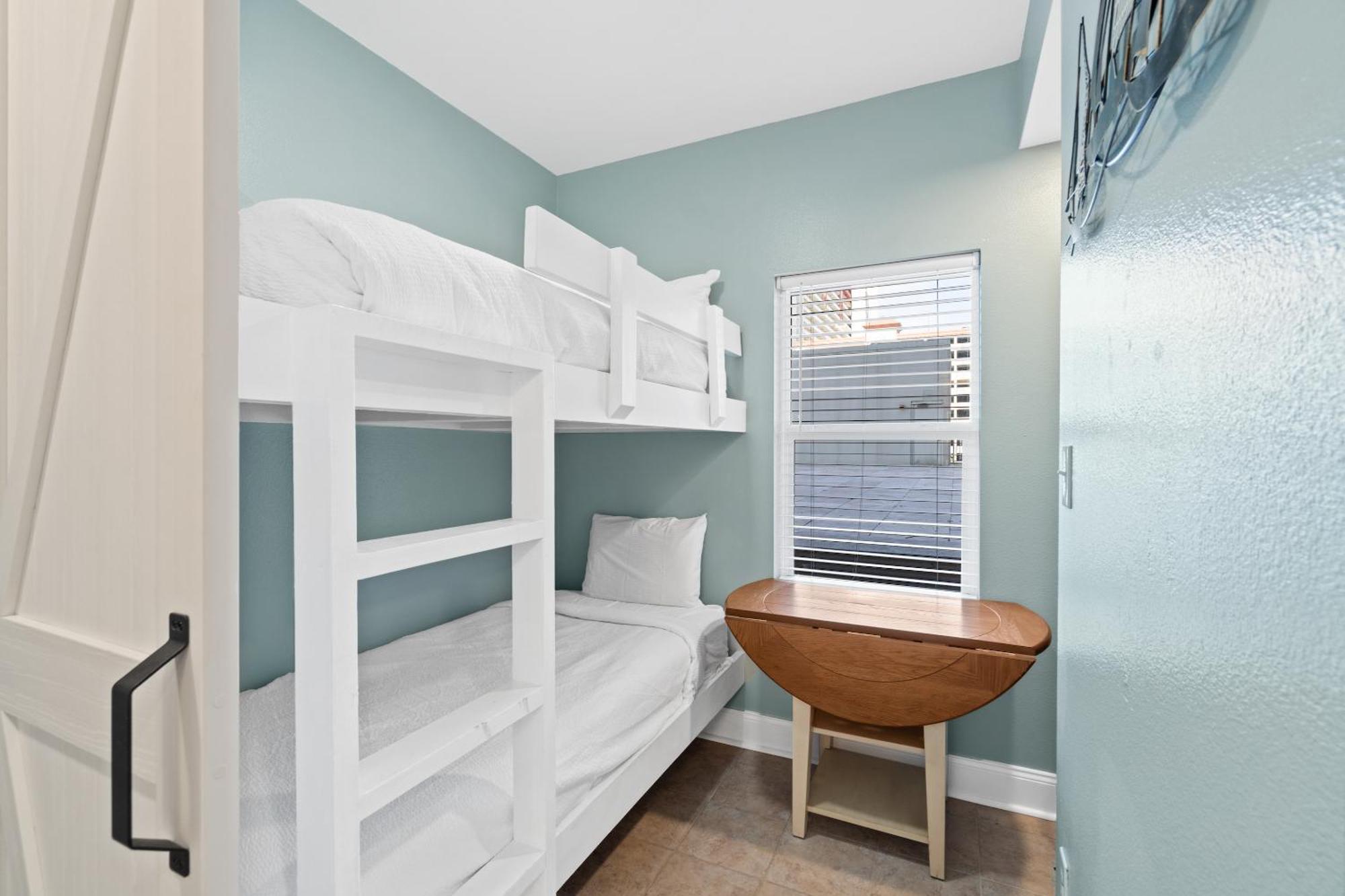 Laketown Wharf By Panhandle Getaways Apartment *