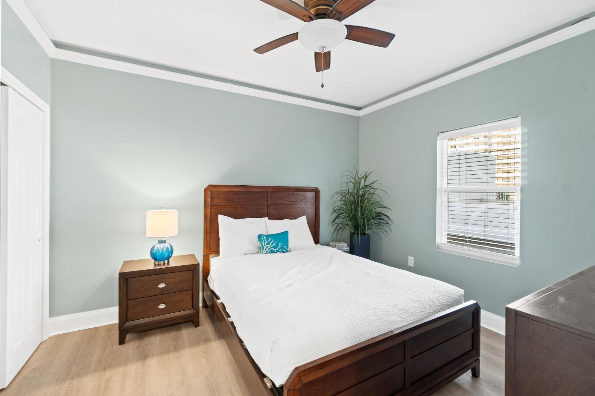 Apartment Laketown Wharf By Panhandle Getaways *
