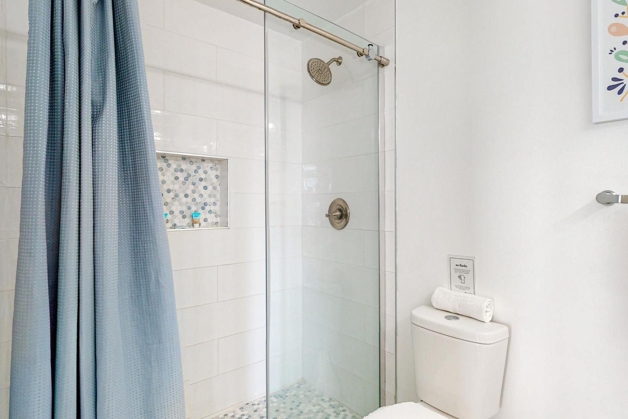 Apartment The At St. Thomas Square #1304b *