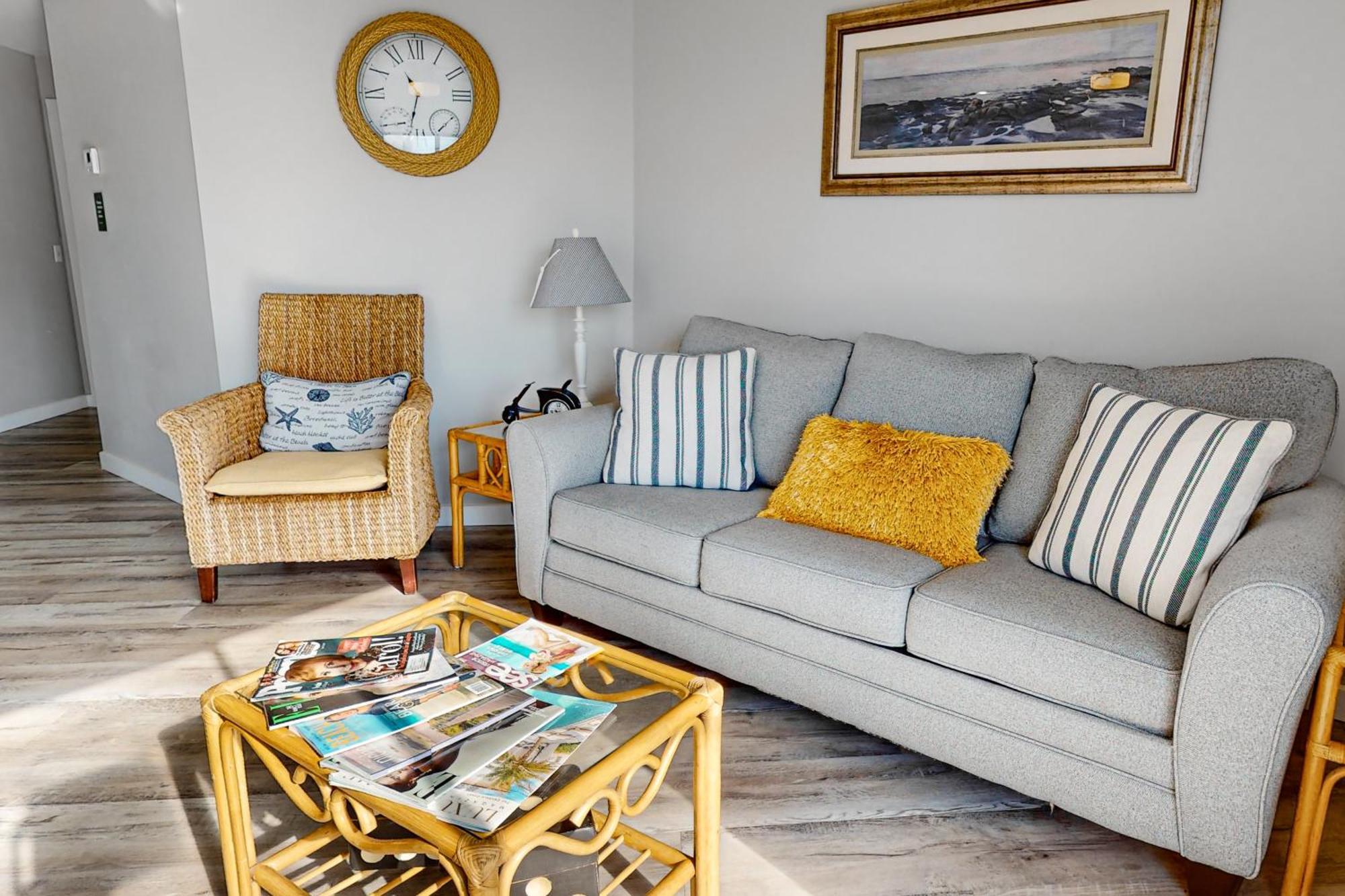 Apartment The At St. Thomas Square #1304b