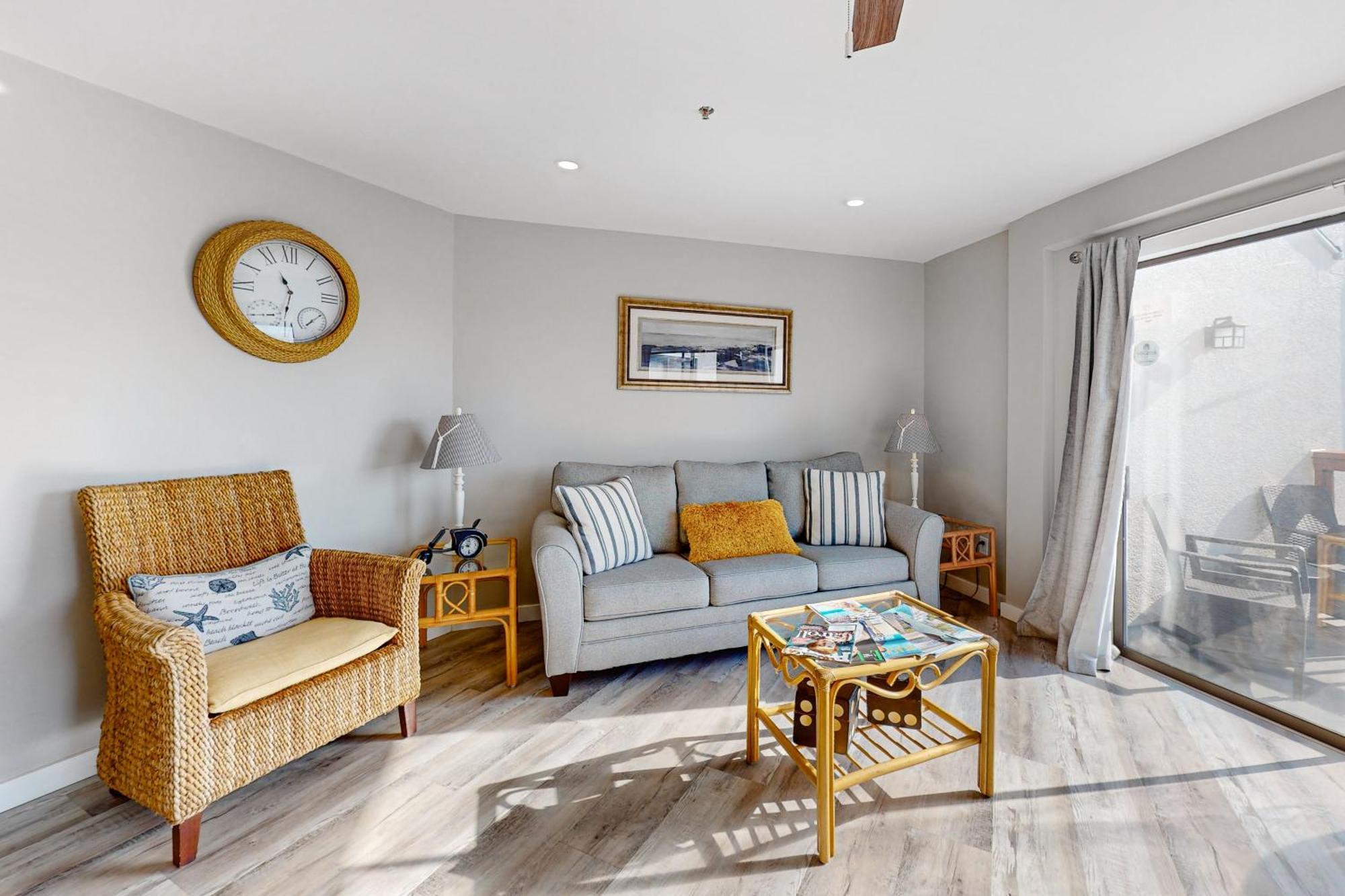 Apartment The At St. Thomas Square #1304b