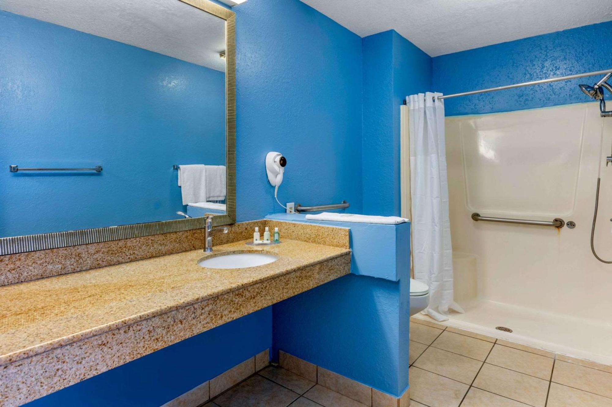 Inn Quality North Near Lido Key