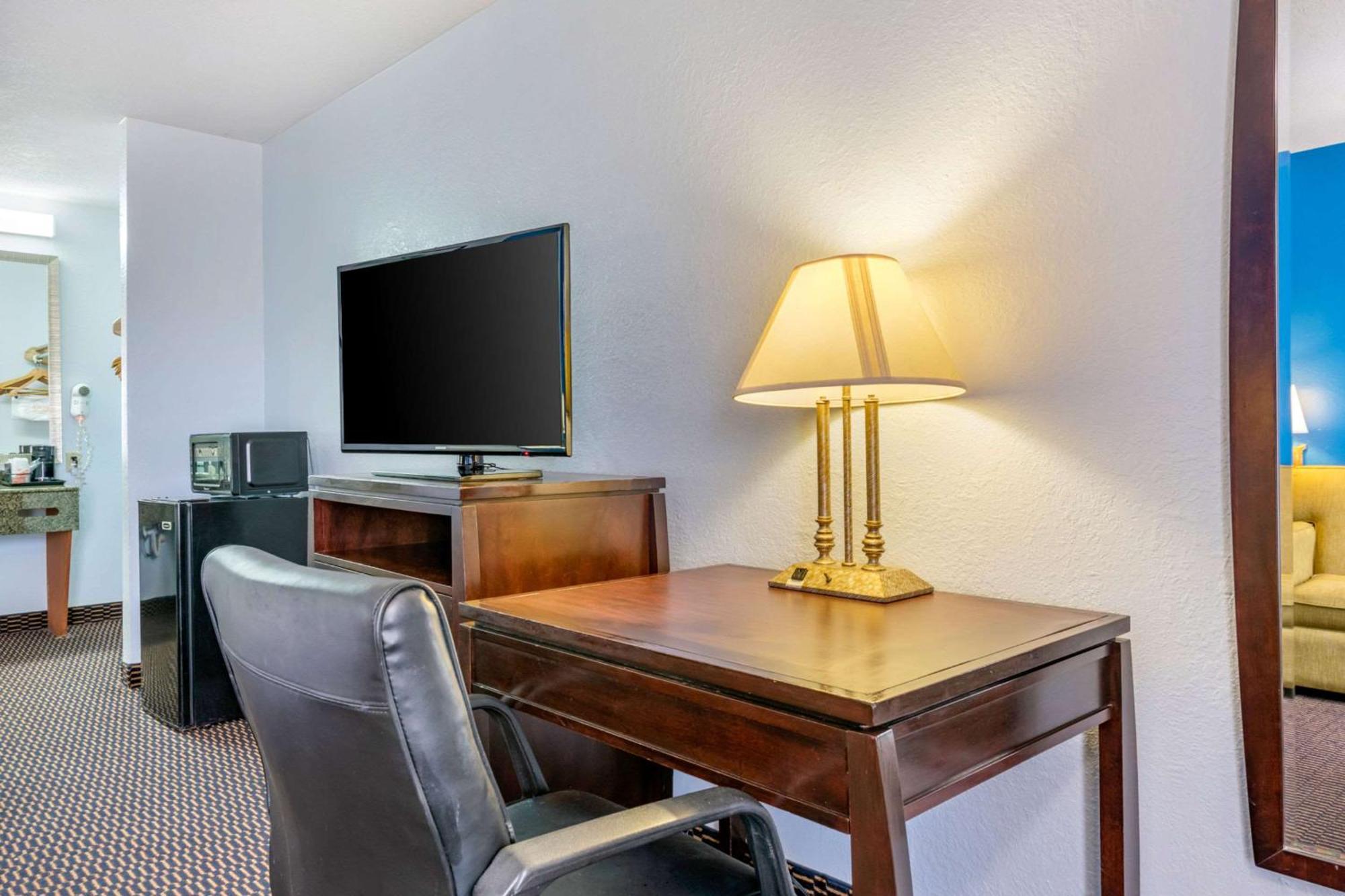 Quality North Near Lido Key Inn 2*