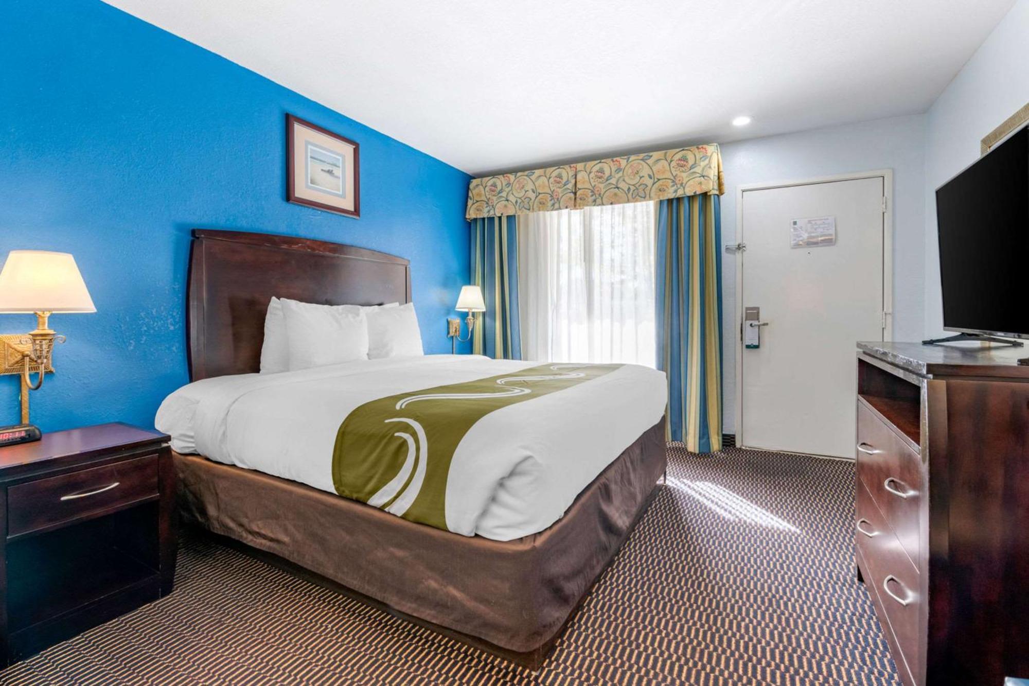 Quality North Near Lido Key Inn 2*