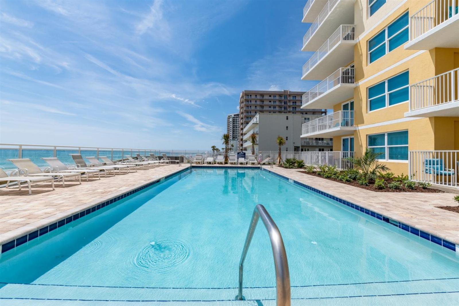 Unit 107 Aruba - 3 Bedroom Ocean View * Daytona Beach