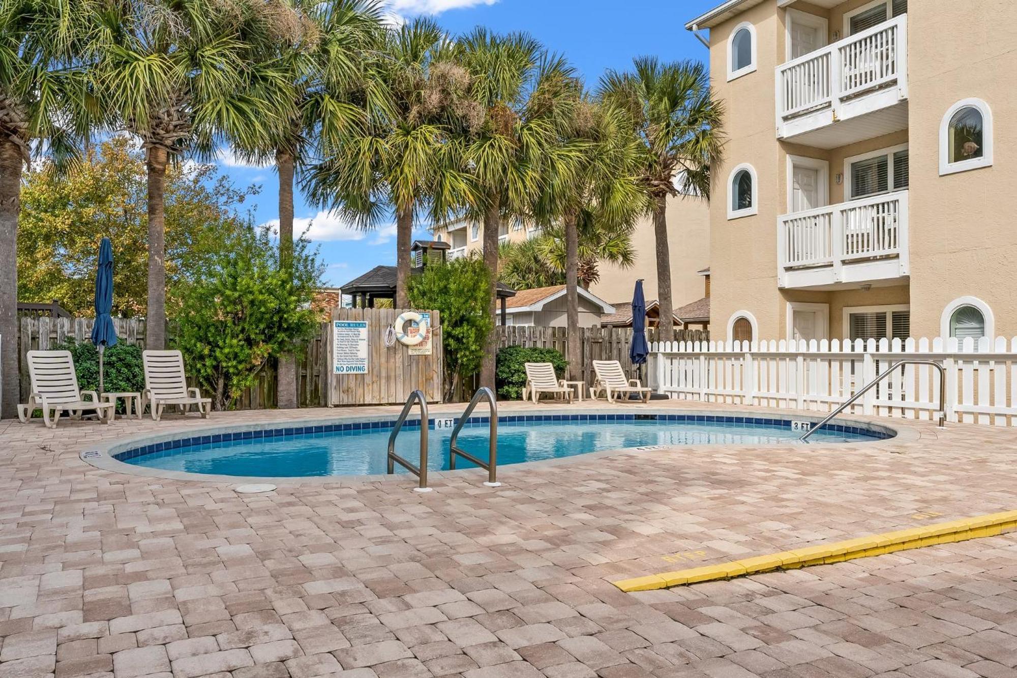 Apartment Treasure Island 1005