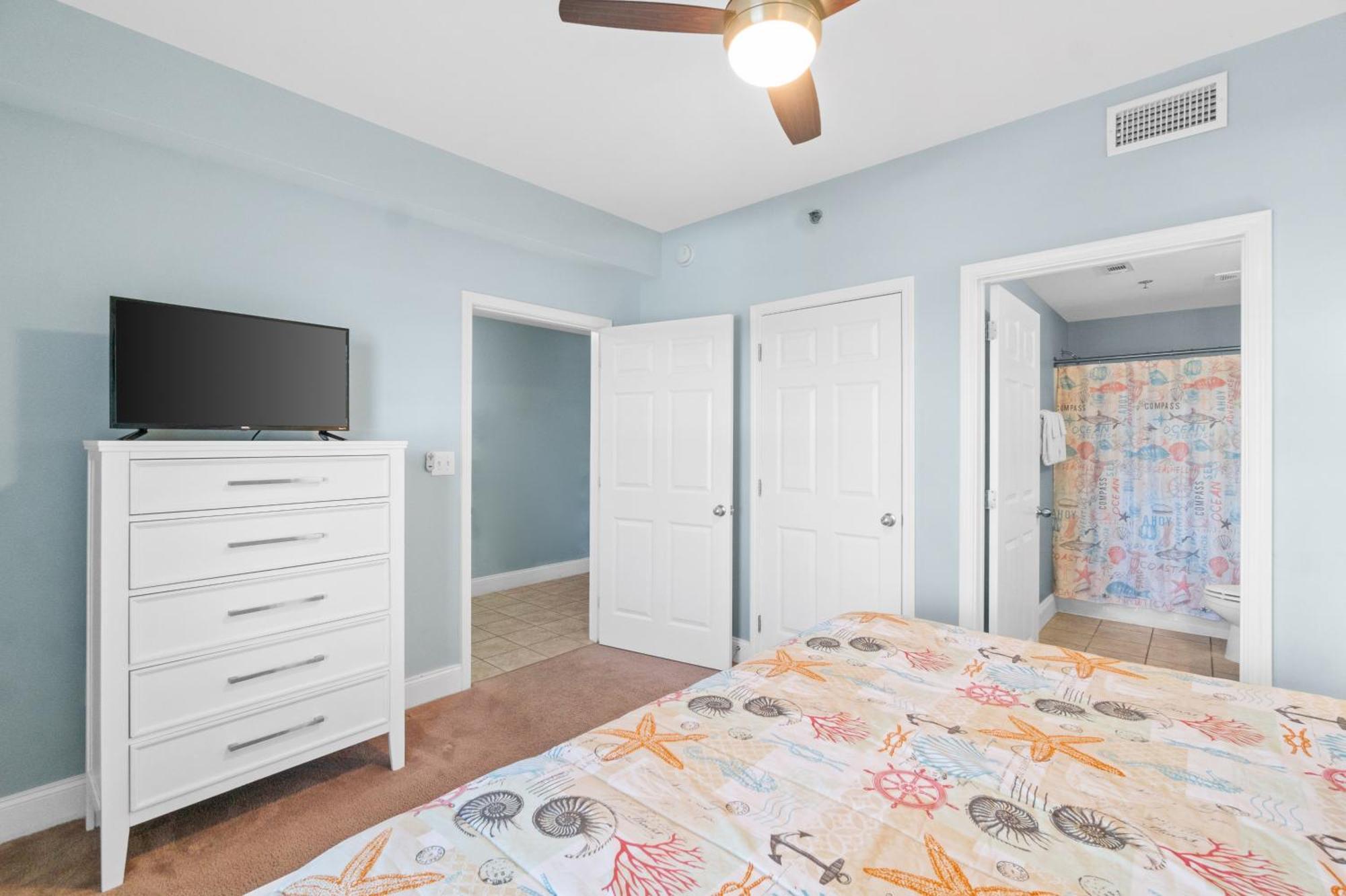 Laketown Wharf #1117 By Book That Holiday home