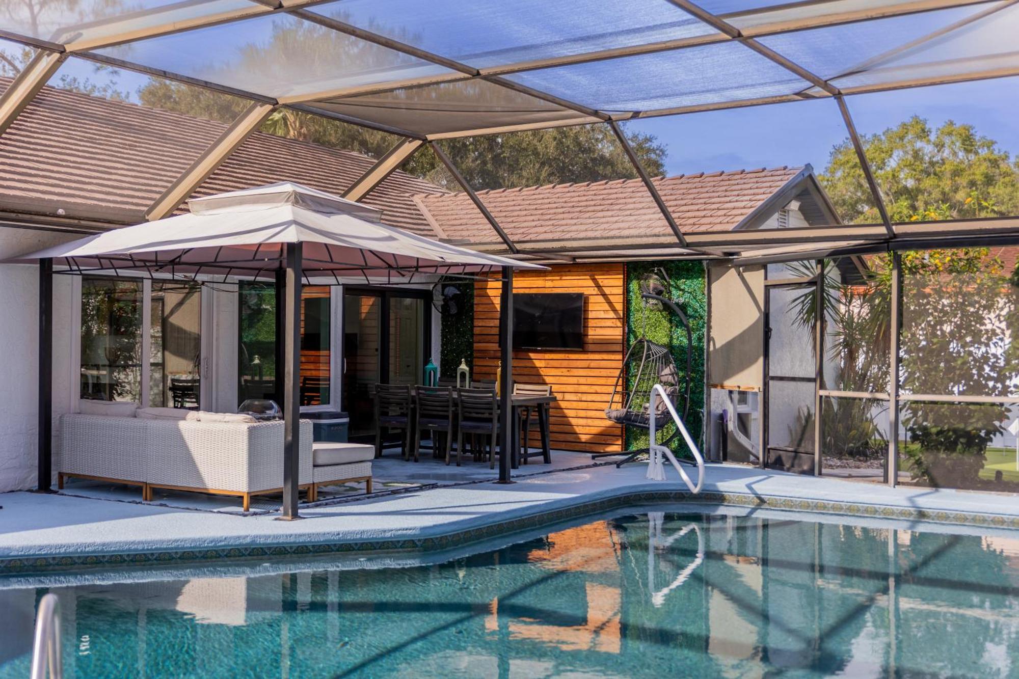 Holiday home Upscale Bay Dream Pool With Putting Green