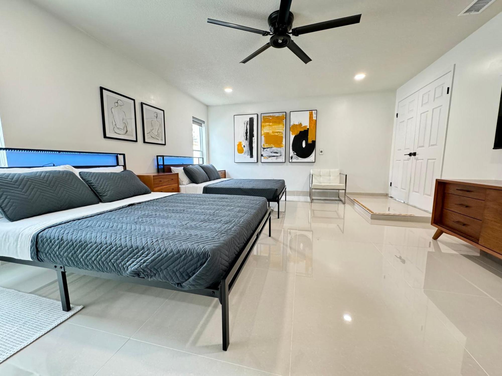 Upscale Bay Dream Pool With Putting Green Holiday home Tampa