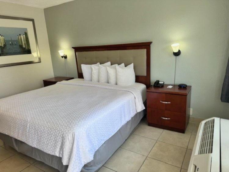 Hotel Clearwater 2*