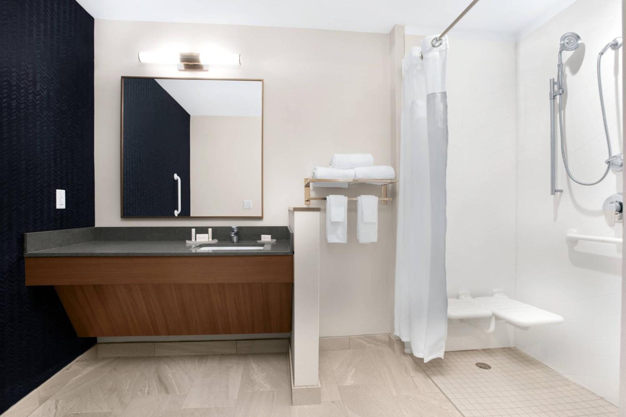 Fairfield & By Marriott Daytona Speedway/airport Hotel