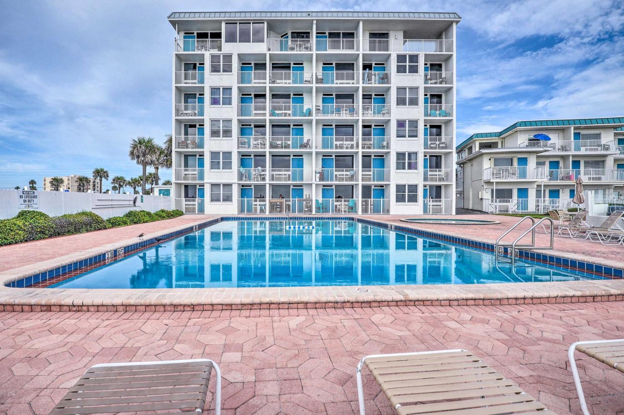 Apartment Daytona Vacation With Community Pool! *