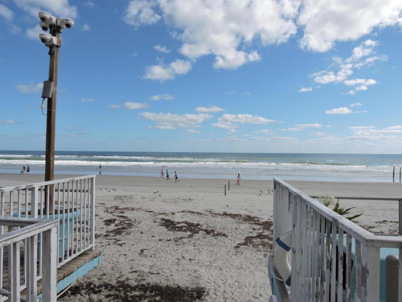 Ocean Breeze - Direct Ocean Front-Pool Is Open Apartment