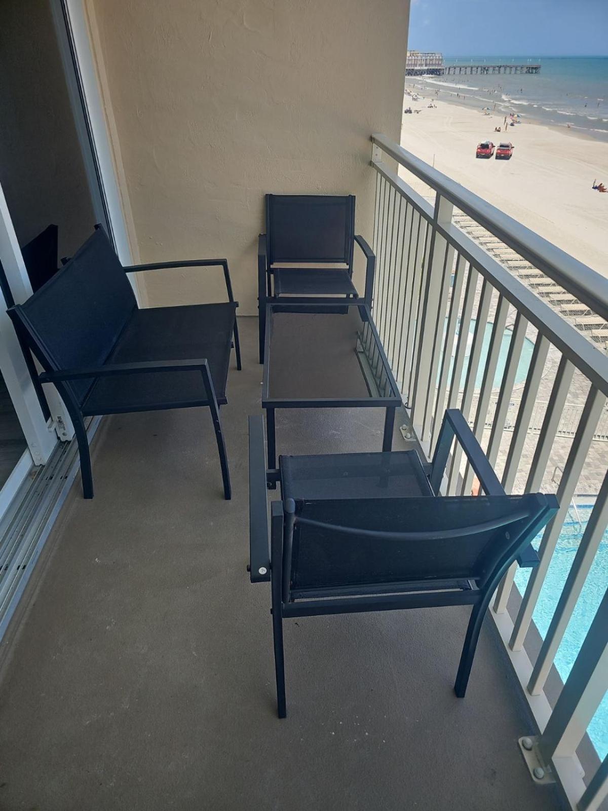 Apartment Ocean Breeze - Direct Ocean Front-Pool Is Open *