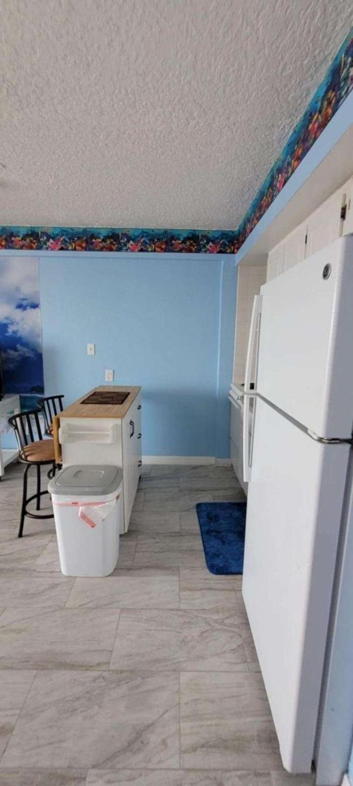 Ocean Breeze - Direct Ocean Front-Pool Is Open Daytona Beach