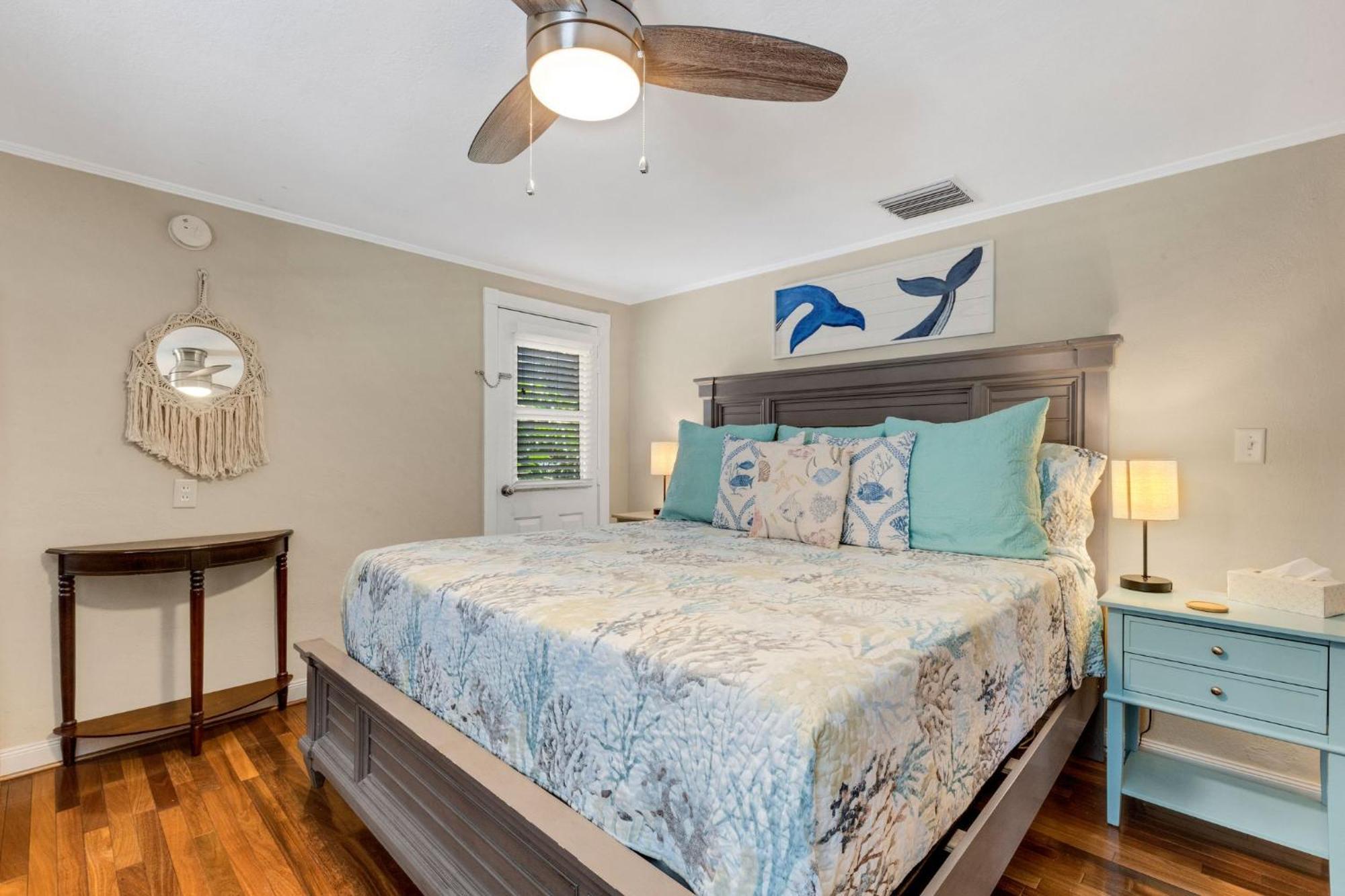 Water View & Heated Pool - Steps To Sand, Bayview Beauty B-5 * Clearwater Beach