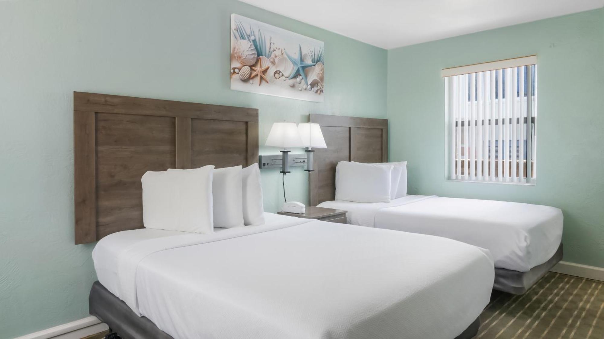 Ocean Court Beachfront Motel 2*