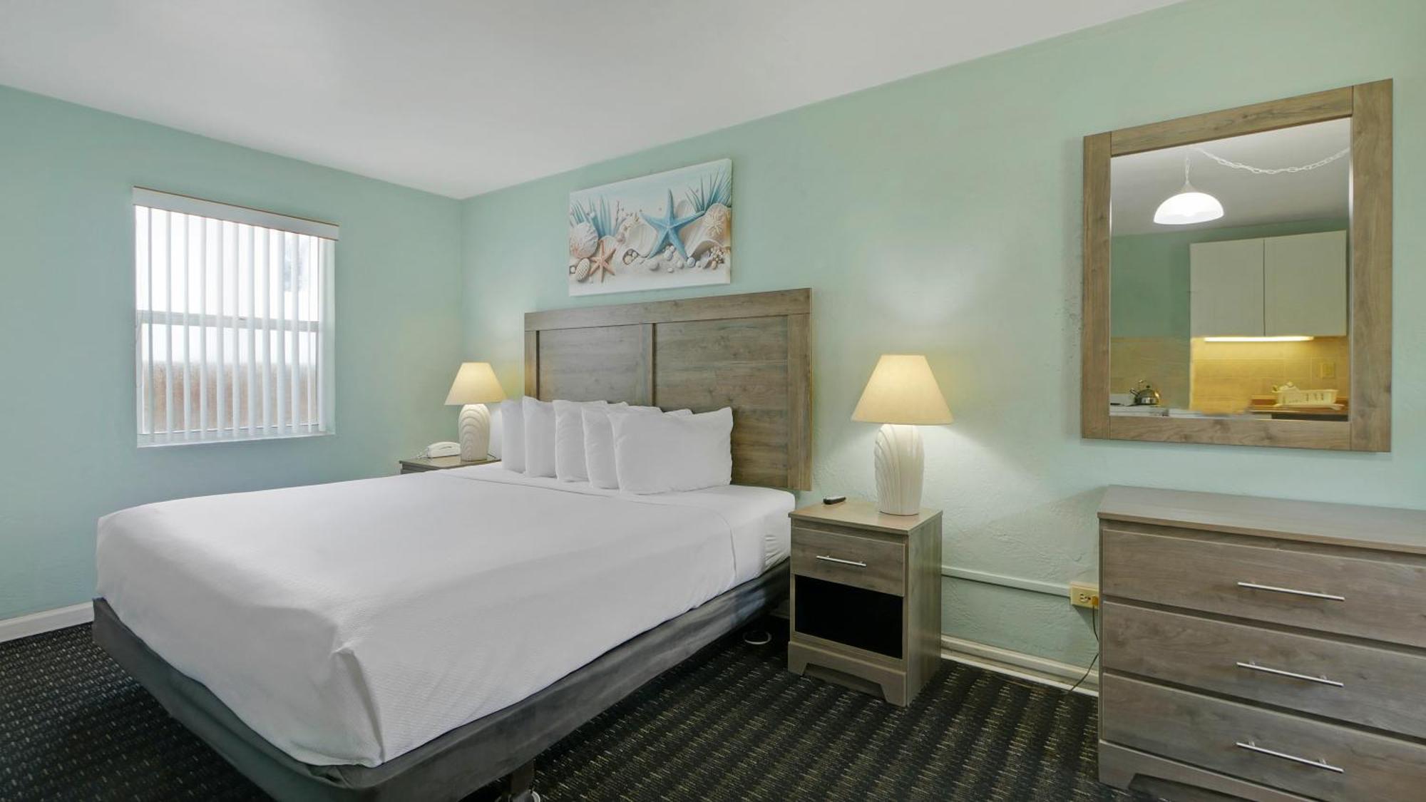 Ocean Court Beachfront Motel 2*