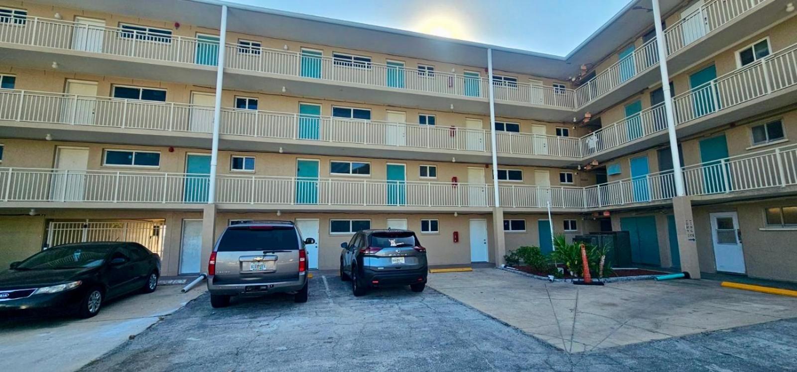 Ocean View - Direct Ocean Front-Pool Is Open * Daytona Beach