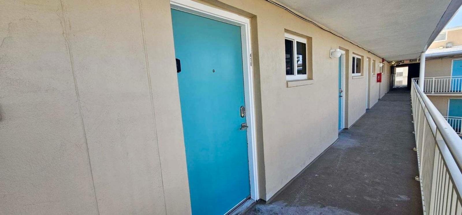 Ocean View - Direct Ocean Front-Pool Is Open Apartment