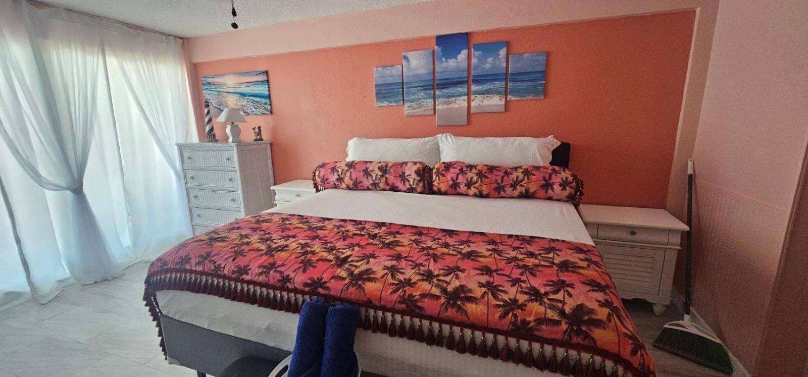 Apartment Ocean View - Direct Ocean Front-Pool Is Open