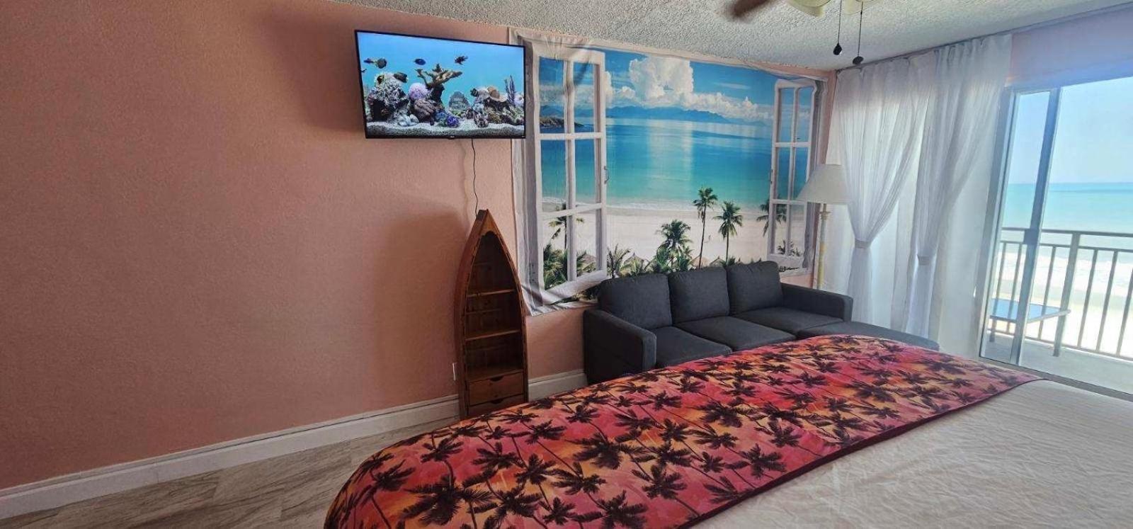 Ocean View - Direct Ocean Front-Pool Is Open Apartment *