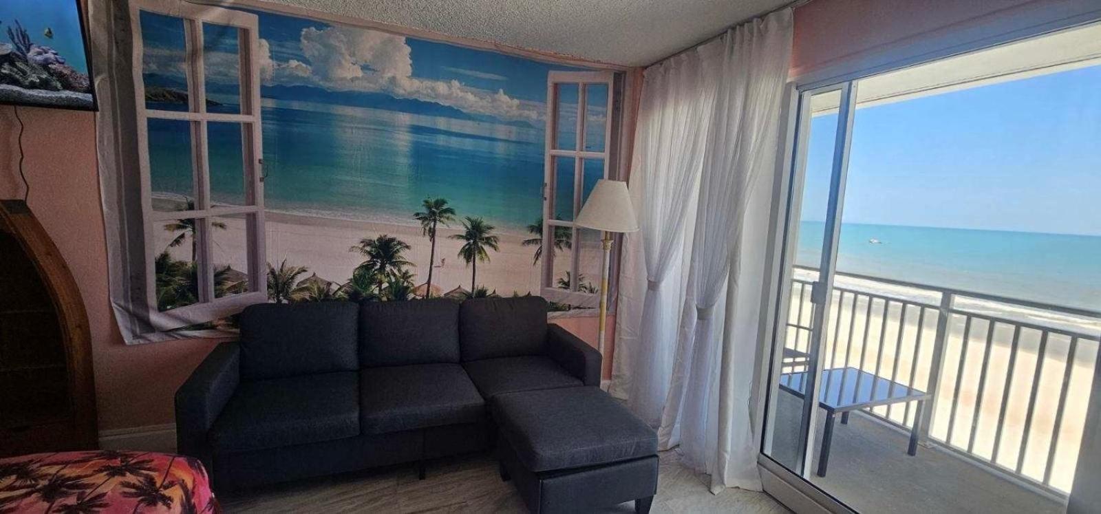 Ocean View - Direct Ocean Front-Pool Is Open Apartment Daytona Beach