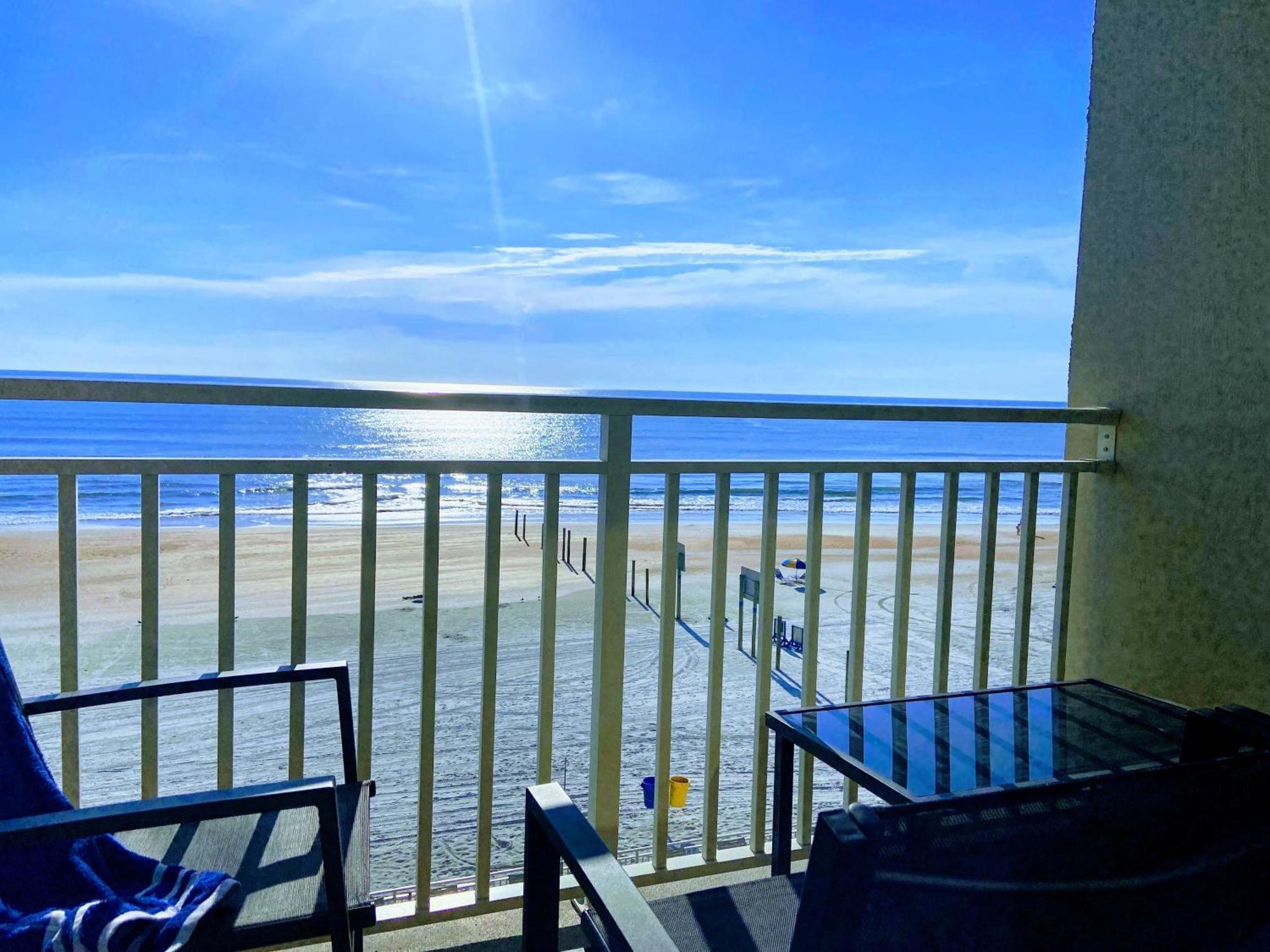 Ocean Breeze - Direct Ocean Front-Pool Is Open Apartment *