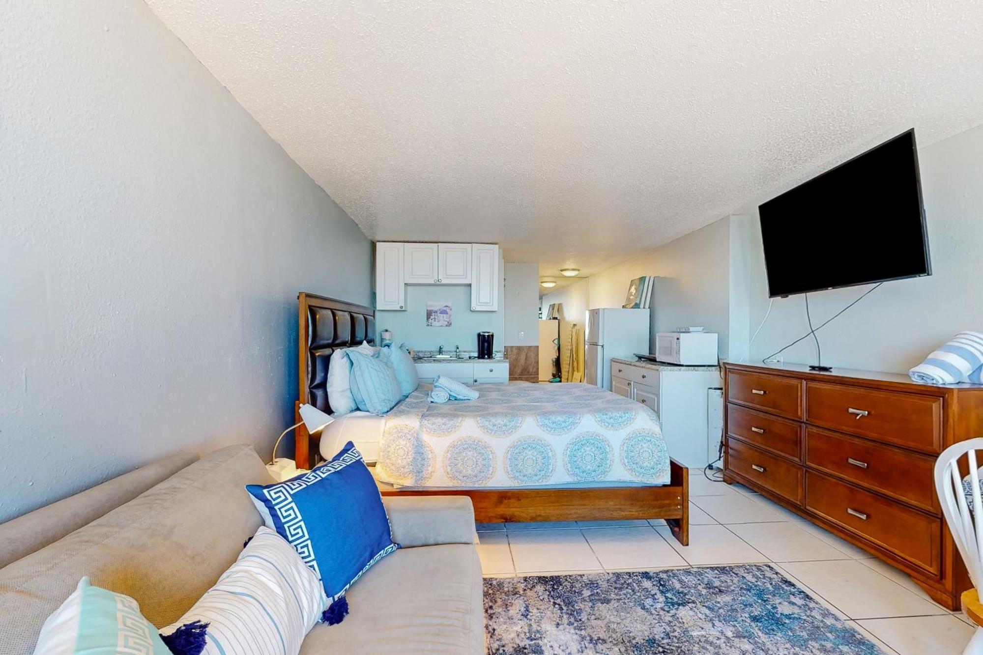 Hotel Pirates Cove Unit G22 3*