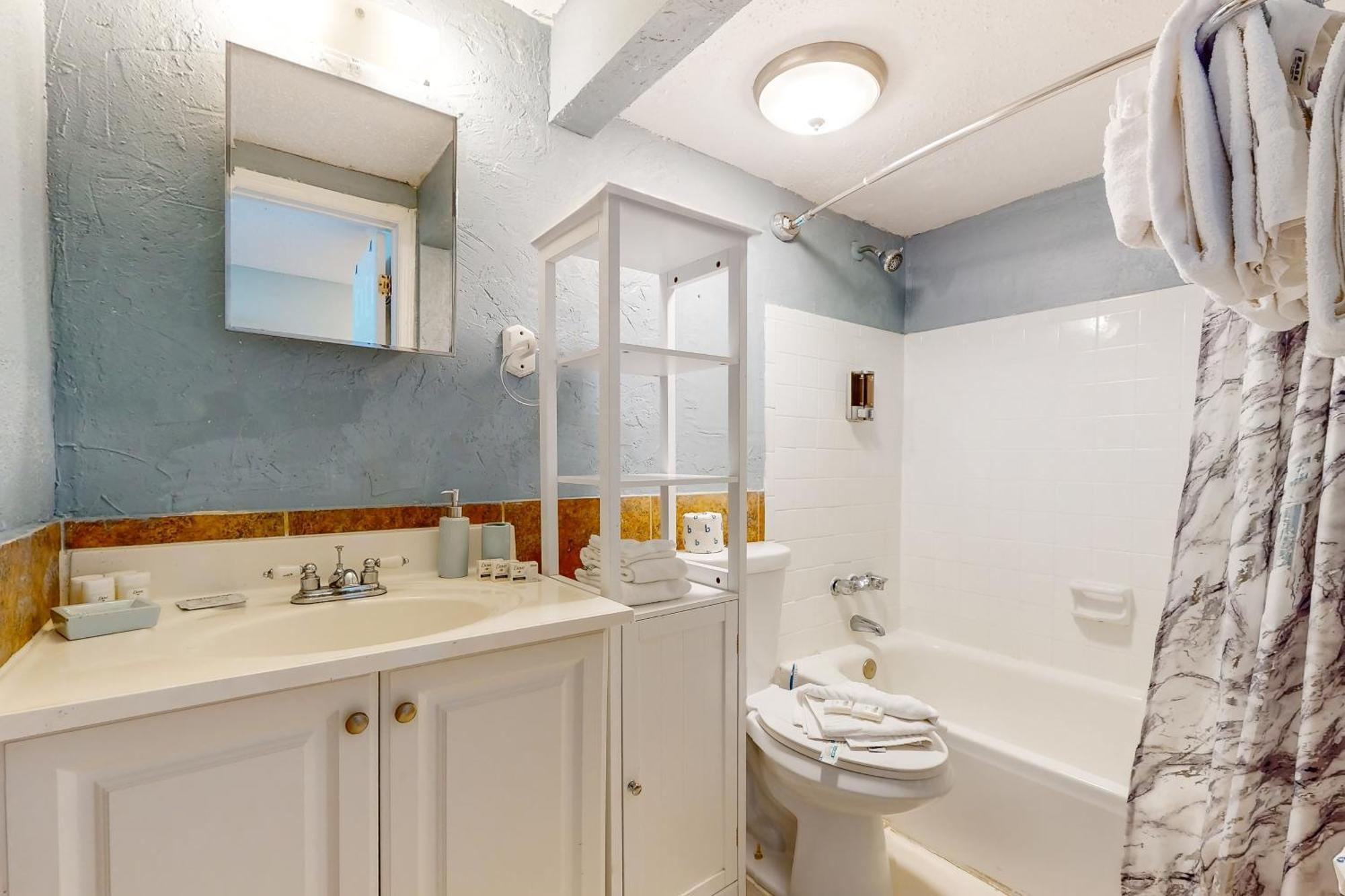 Hotel Pirates Cove Unit G22 3*