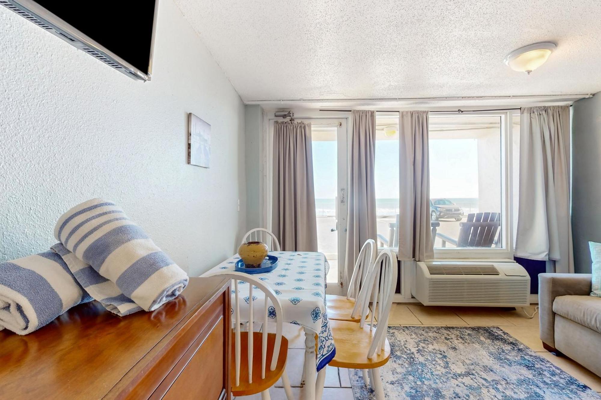 Hotel Pirates Cove Unit G22 Daytona Beach