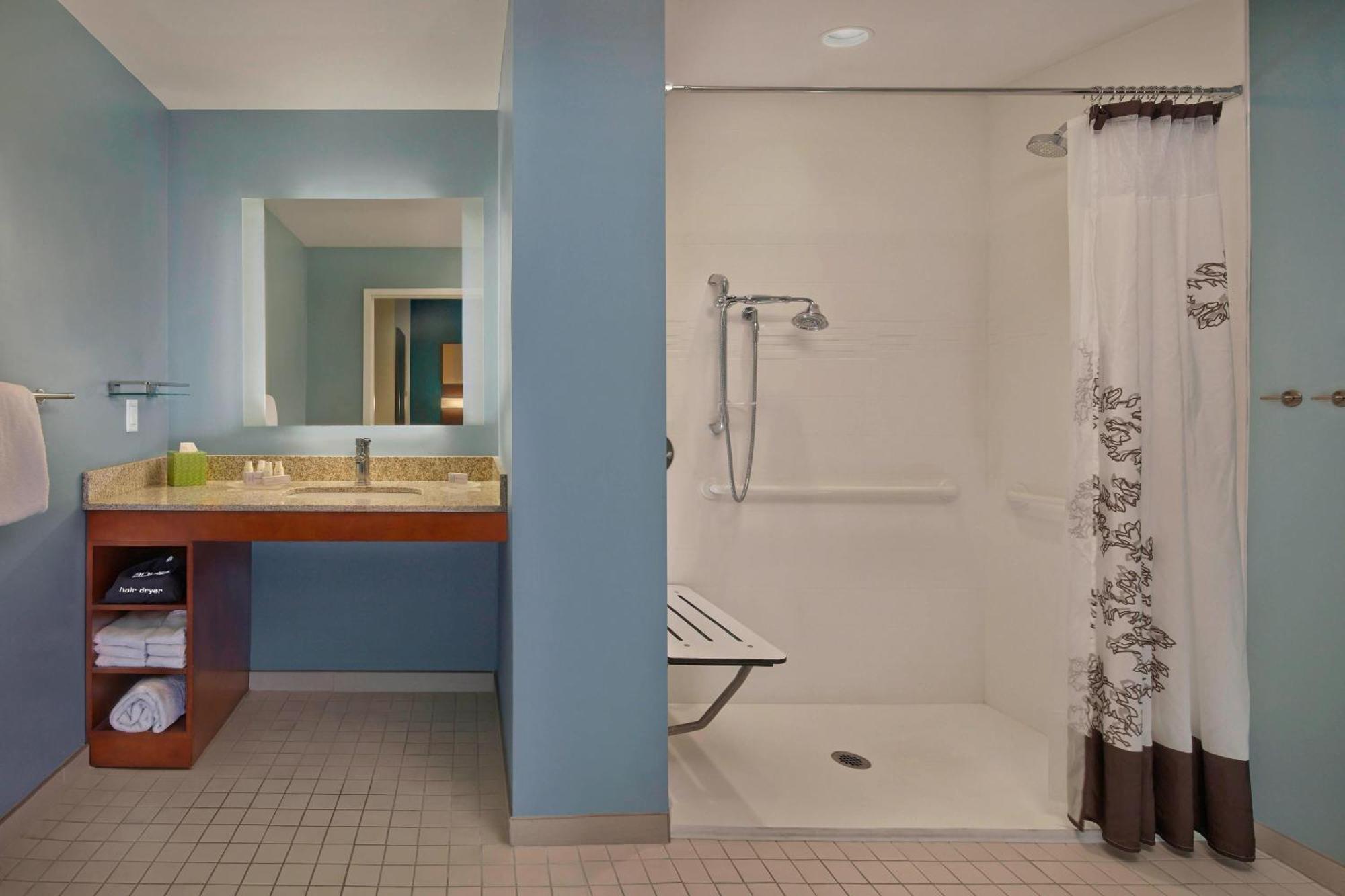 Hotel By Marriott Downtown 3*
