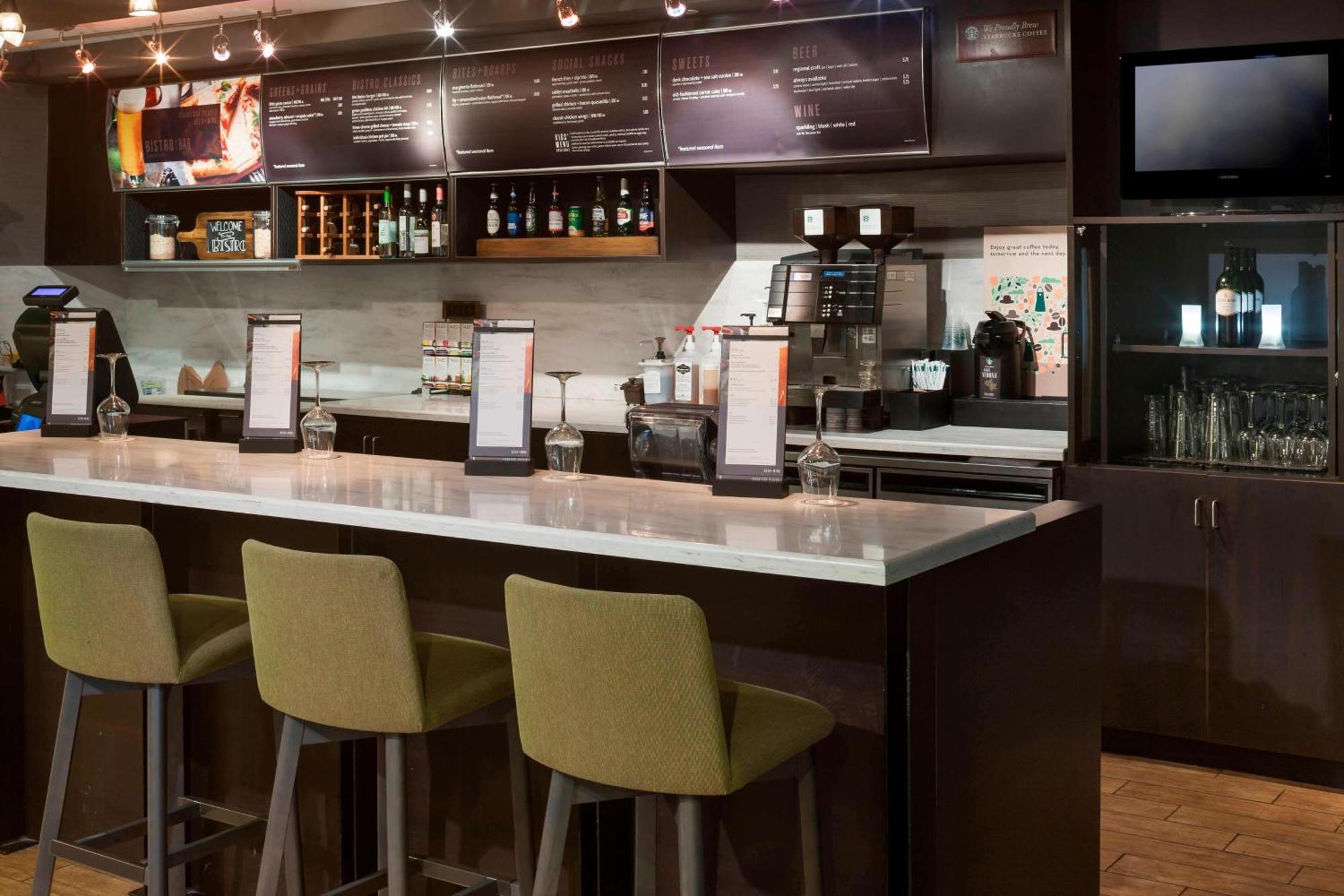 Hotel Courtyard By Marriott Pensacola